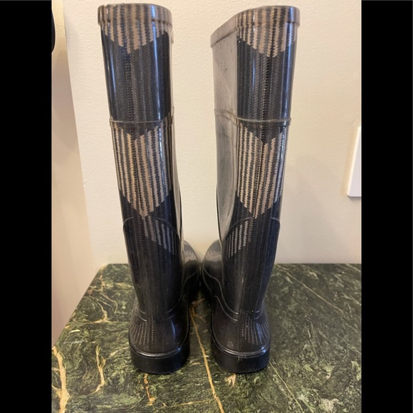 💯 authentic Burberry Rain Boots size 38 - Picture 3 of 6